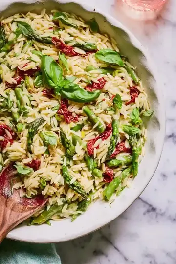 Refreshing Asparagus Orzo Salad