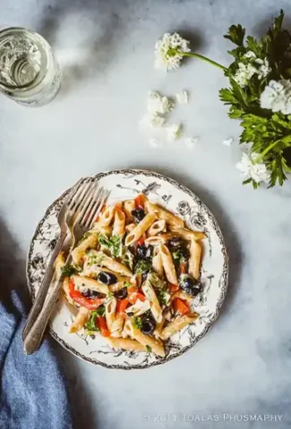 roasted bell pepper black olive pasta salad